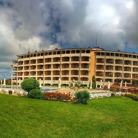 Хотел реджина маре 4*