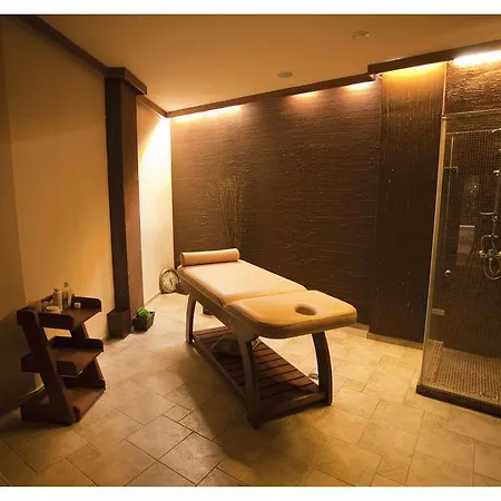 Regina Mare ホテル ツァレヴォ